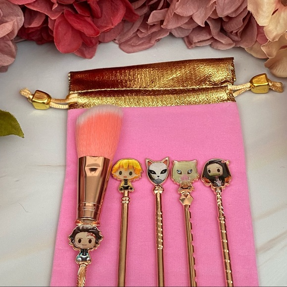 Demon Slayer 5 Piece Makeup Brush Set - Picture 5 of 16